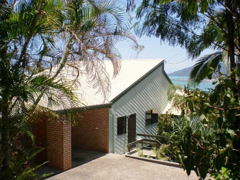 1A Stewart Drive, Cannonvale QLD 4802
