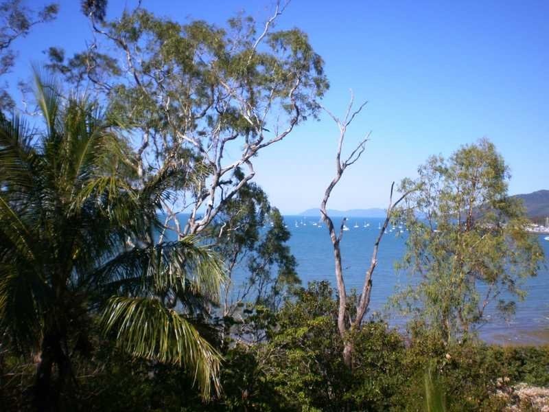 1A Stewart Drive, Cannonvale QLD 4802