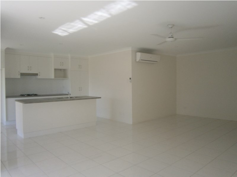 1 Keel Court, Cannonvale QLD 4802