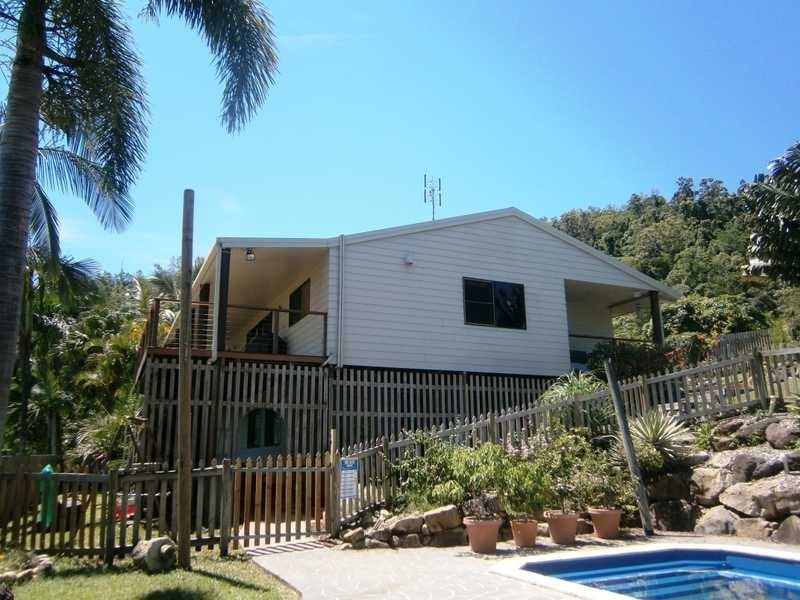 61 Eshelby Drive, Cannonvale QLD 4802