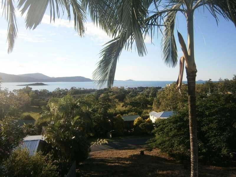 61 Eshelby Drive, Cannonvale QLD 4802