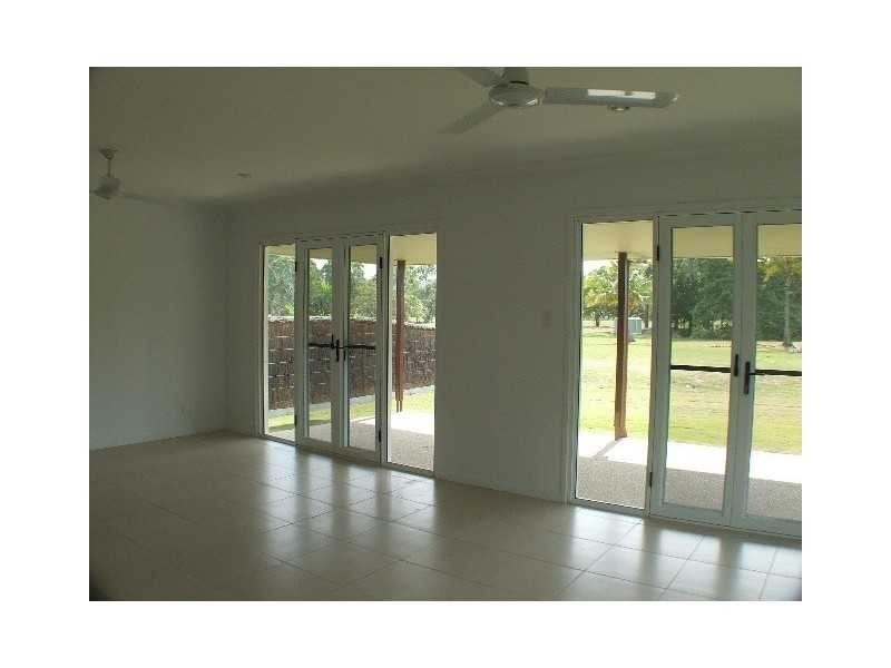 87 Abell Road, Cannonvale QLD 4802
