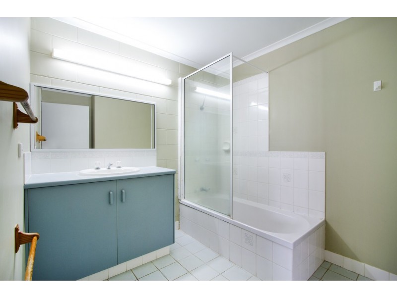 3/5 Eshelby Drive, Cannonvale QLD 4802