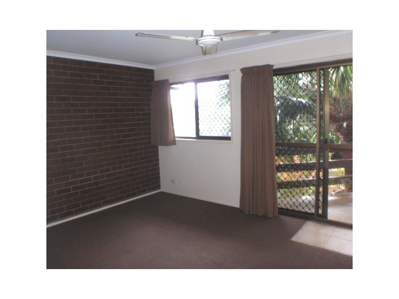 Unit 2/5 Barnes Place, Cannonvale QLD 4802