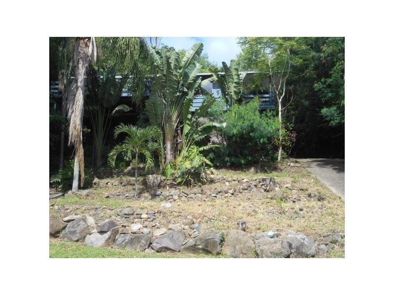 17 Warruga Street, Cannonvale QLD 4802