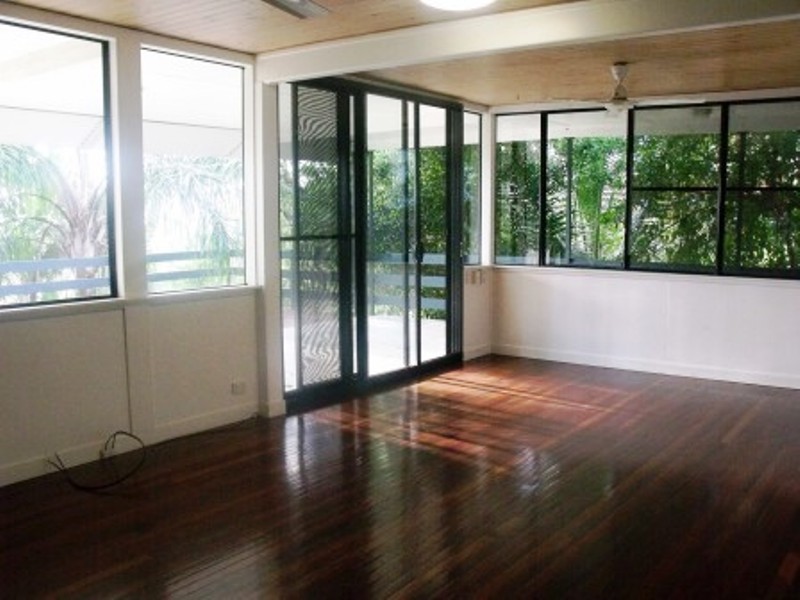 17 Warruga Street, Cannonvale QLD 4802