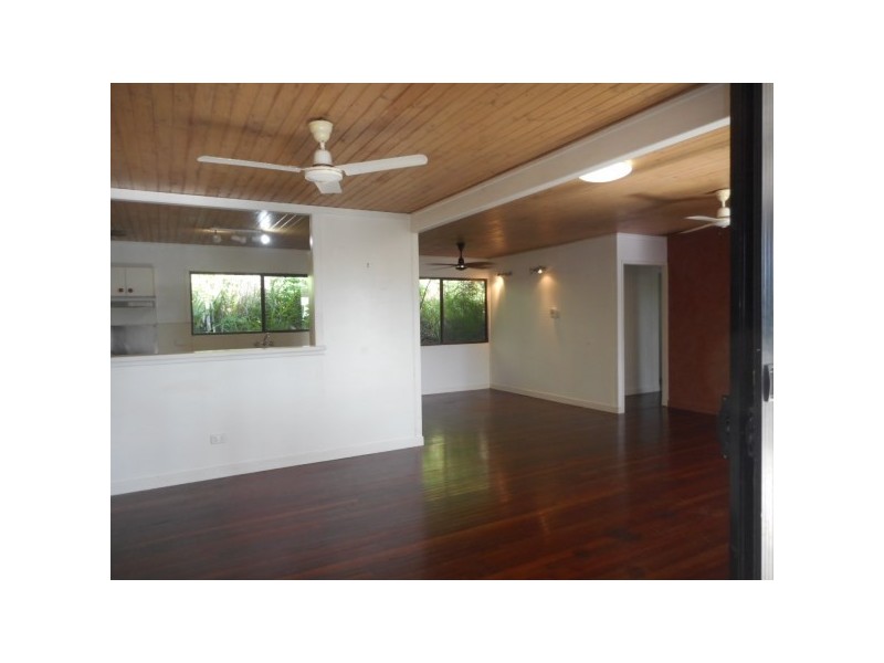 17 Warruga Street, Cannonvale QLD 4802