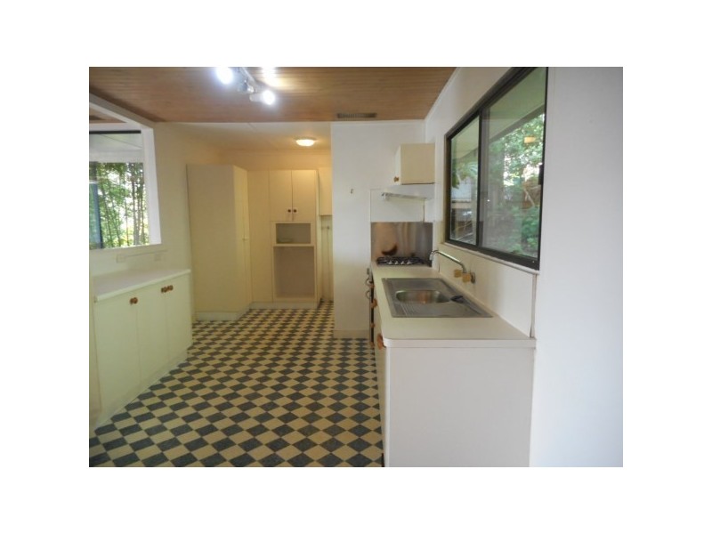 17 Warruga Street, Cannonvale QLD 4802