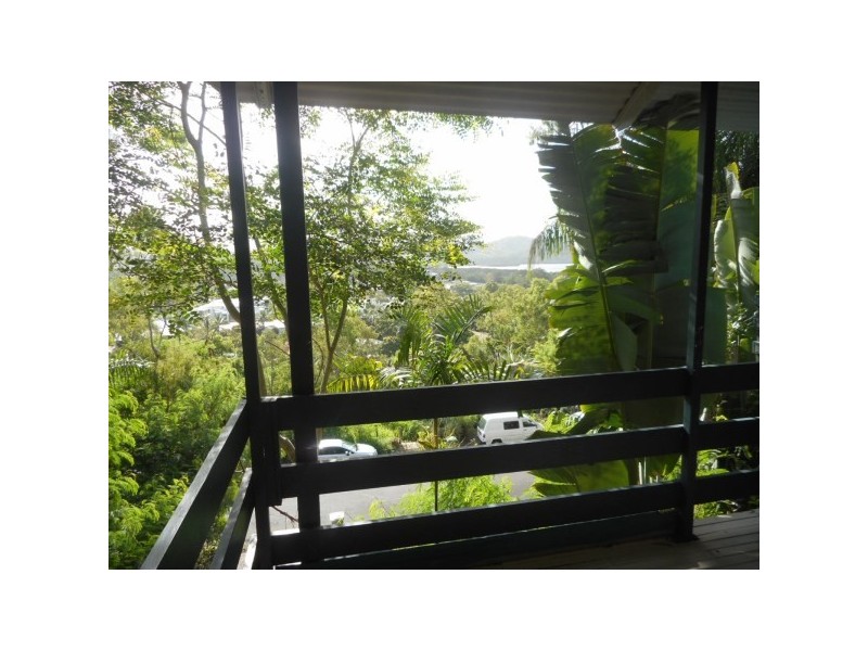 17 Warruga Street, Cannonvale QLD 4802