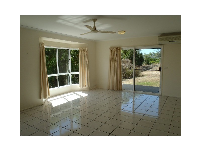 1/17 Macarthur Drive, Cannonvale QLD 4802