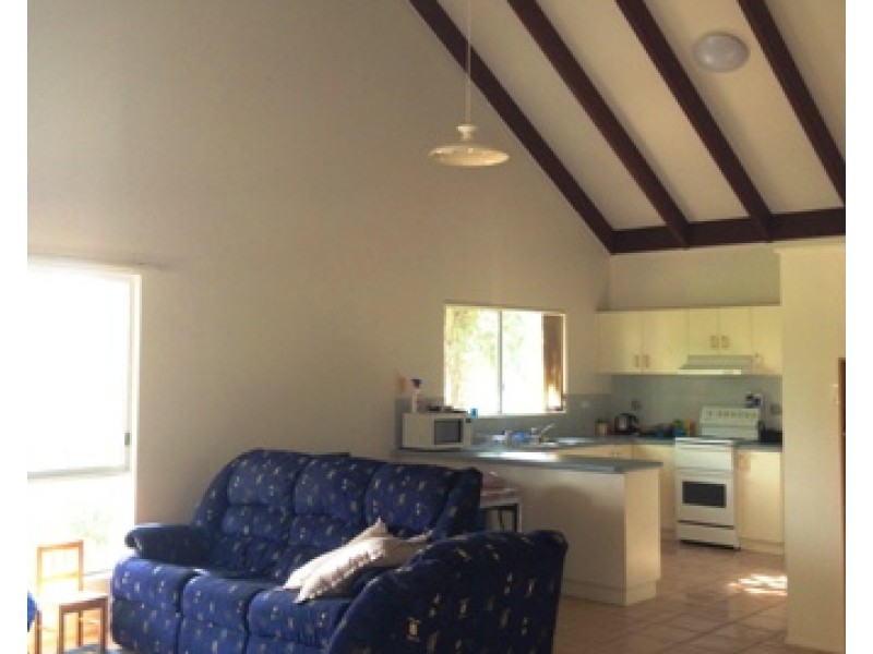 1/6 Duell Road, Cannonvale QLD 4802