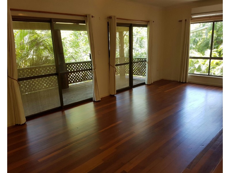 1/8 Warruga Street, Cannonvale QLD 4802