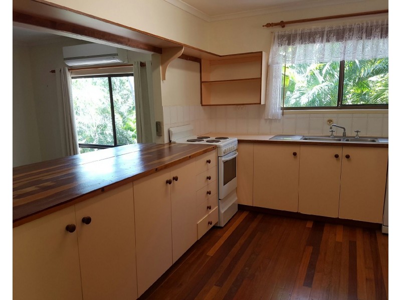 1/8 Warruga Street, Cannonvale QLD 4802