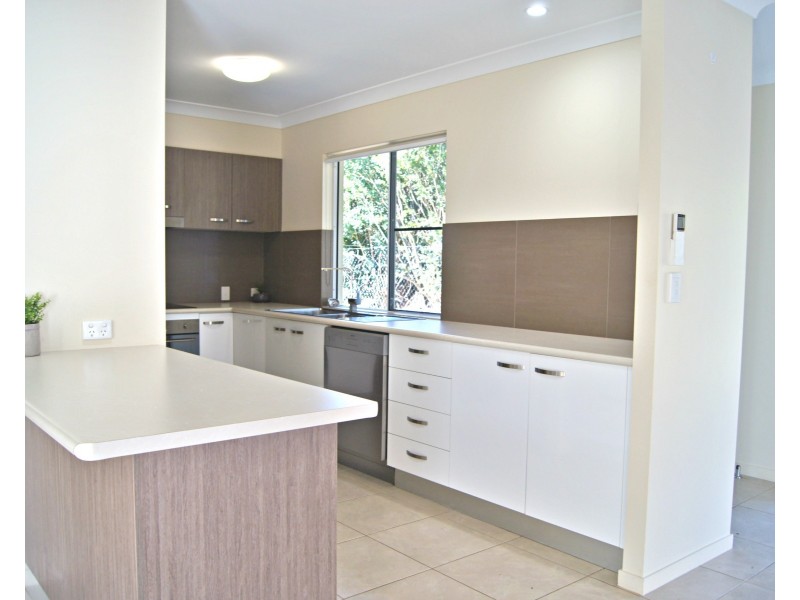 6B Leichardt Place, Cannonvale QLD 4802