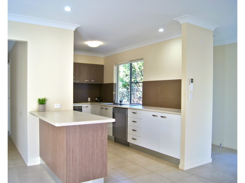 6B Leichardt Place, Cannonvale QLD 4802