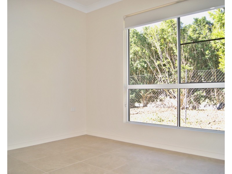 6B Leichardt Place, Cannonvale QLD 4802