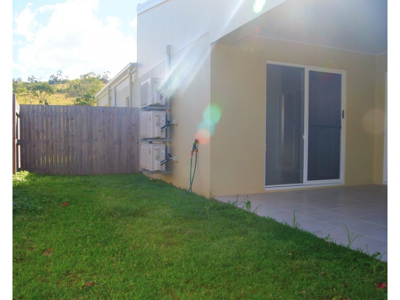 6B Leichardt Place, Cannonvale QLD 4802