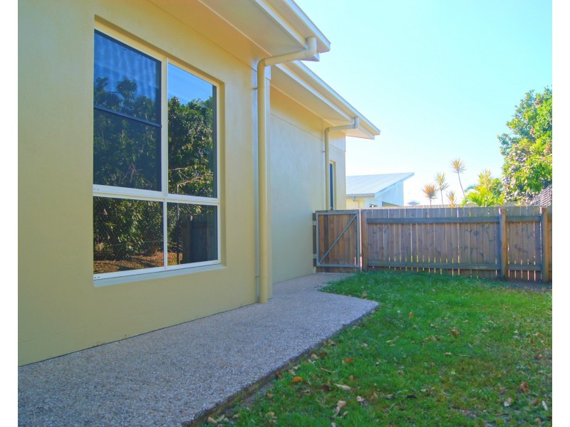 6B Leichardt Place, Cannonvale QLD 4802