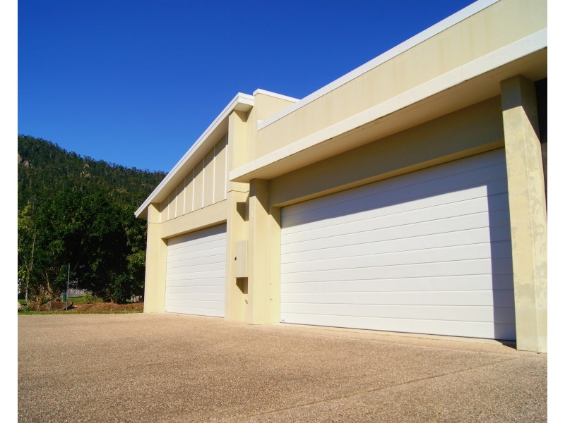 6B Leichardt Place, Cannonvale QLD 4802