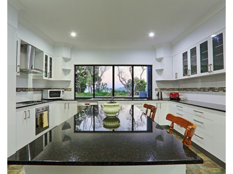 44 Harbour Avenue, Shute Harbour QLD 4802