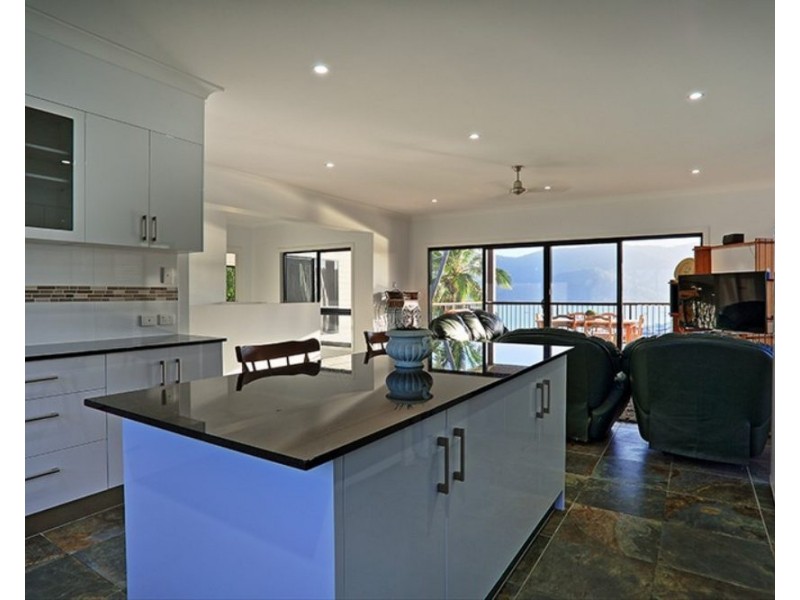 44 Harbour Avenue, Shute Harbour QLD 4802