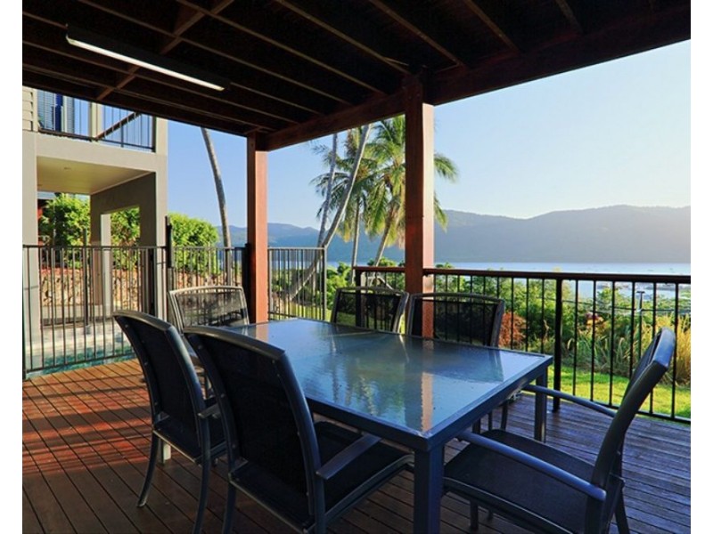 44 Harbour Avenue, Shute Harbour QLD 4802