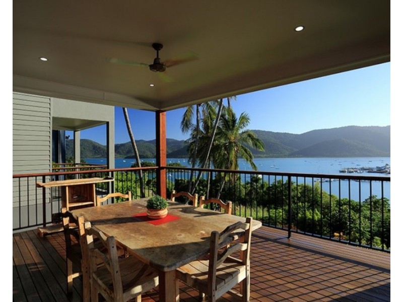 44 Harbour Avenue, Shute Harbour QLD 4802