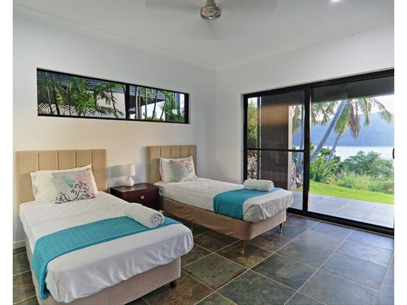 44 Harbour Avenue, Shute Harbour QLD 4802