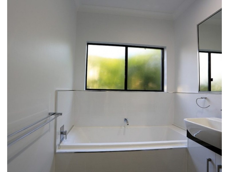 44 Harbour Avenue, Shute Harbour QLD 4802