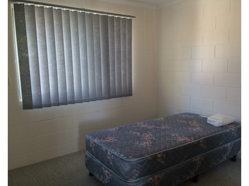 2/5 Eshelby Drive, Cannonvale QLD 4802