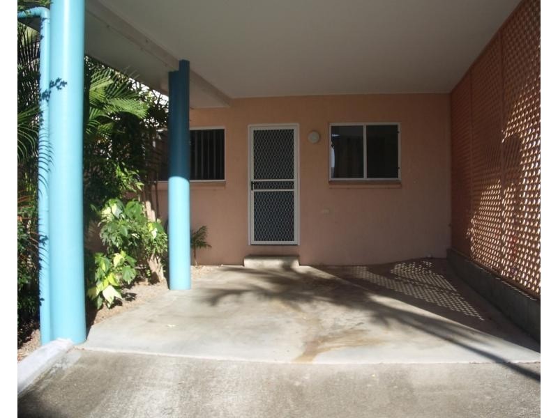 2/5 Eshelby Drive, Cannonvale QLD 4802