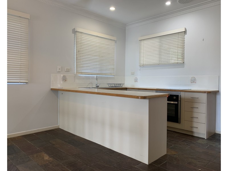 7B Eshelby Drive, Cannonvale QLD 4802