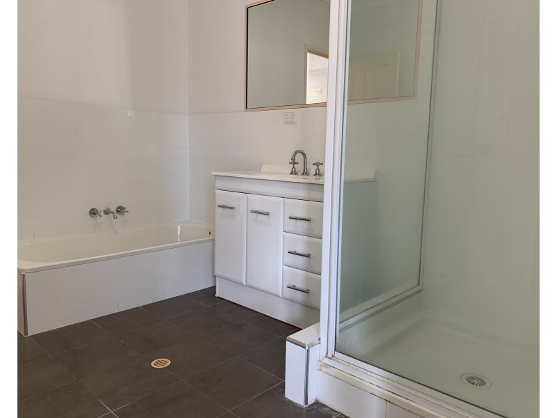 7B Eshelby Drive, Cannonvale QLD 4802