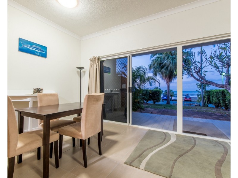 1/42 Coral Esplanade, Cannonvale QLD 4802