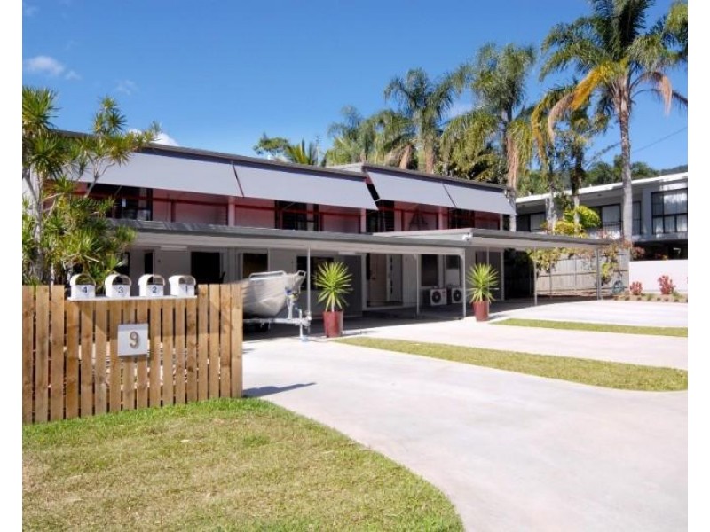 4/9 Pleasant Drive, Cannonvale QLD 4802