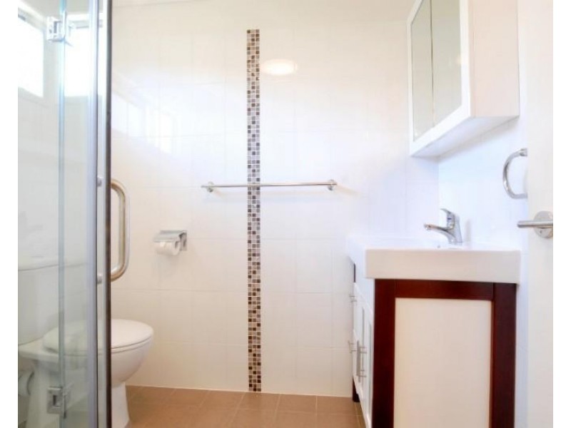 4/9 Pleasant Drive, Cannonvale QLD 4802