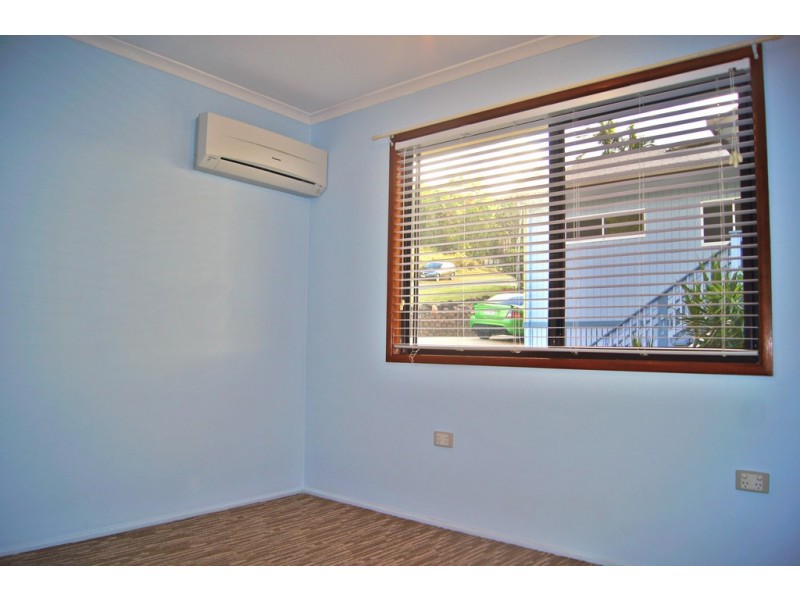 8 Country Road, Cannonvale QLD 4802