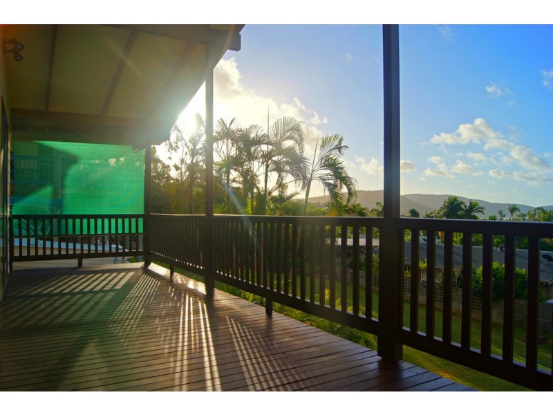 8 Country Road, Cannonvale QLD 4802