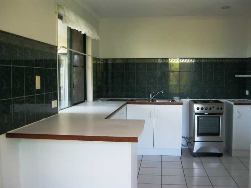 21 Island Drive, Cannonvale QLD 4802