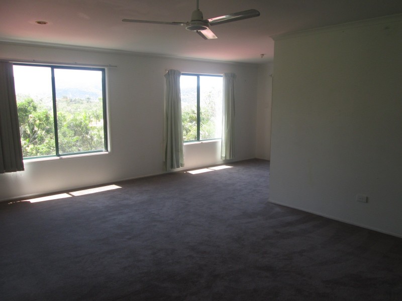 21 Island Drive, Cannonvale QLD 4802
