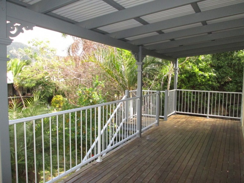 33 Sandpiper Crescent, Jubilee Pocket QLD 4802