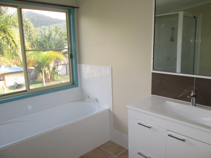 33 Sandpiper Crescent, Jubilee Pocket QLD 4802
