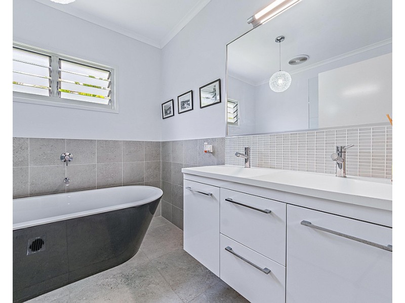 12 Curlew Court, Jubilee Pocket QLD 4802