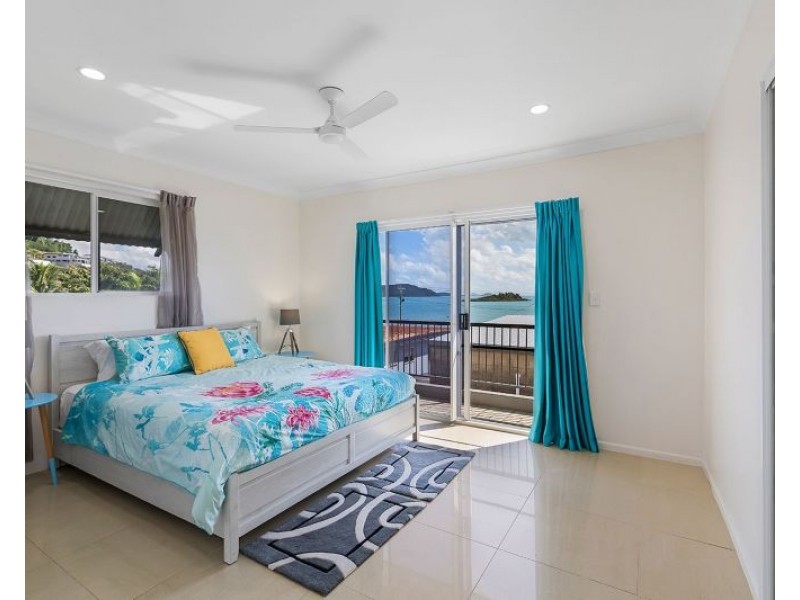 5A/42 Coral Esplanade, Cannonvale QLD 4802
