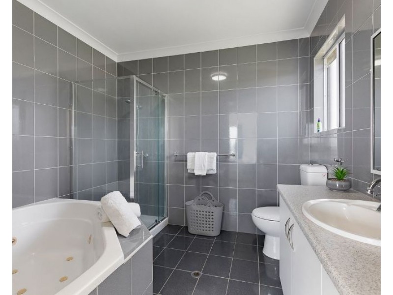 5A/42 Coral Esplanade, Cannonvale QLD 4802