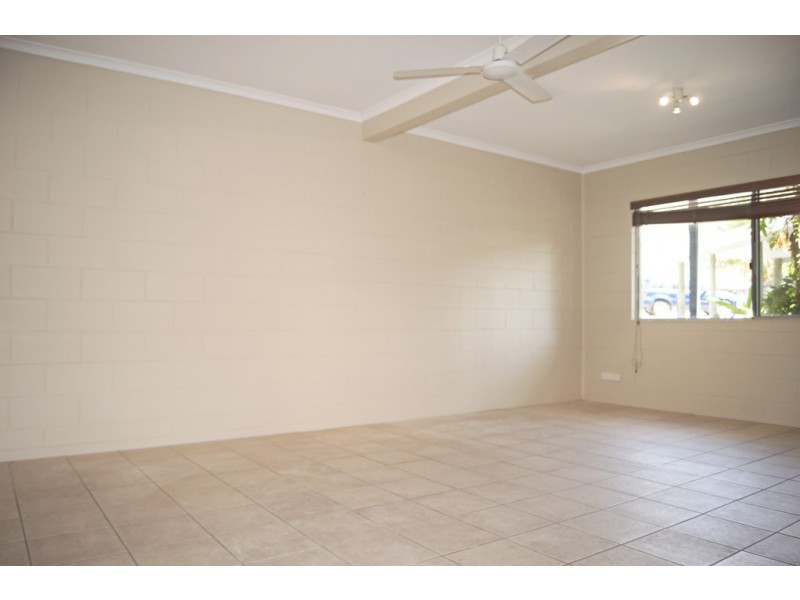 2/5 Duell Road, Cannonvale QLD 4802