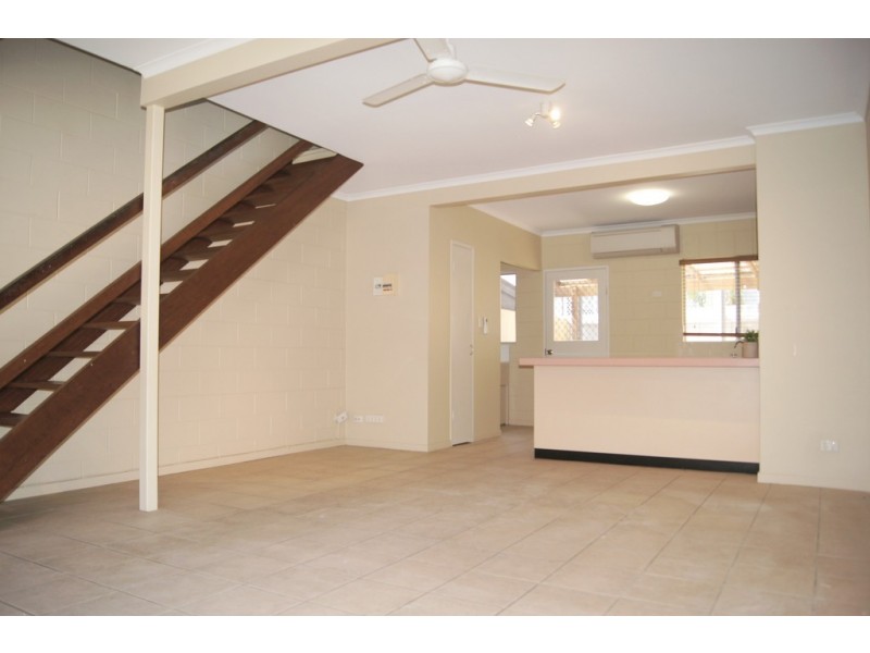 2/5 Duell Road, Cannonvale QLD 4802