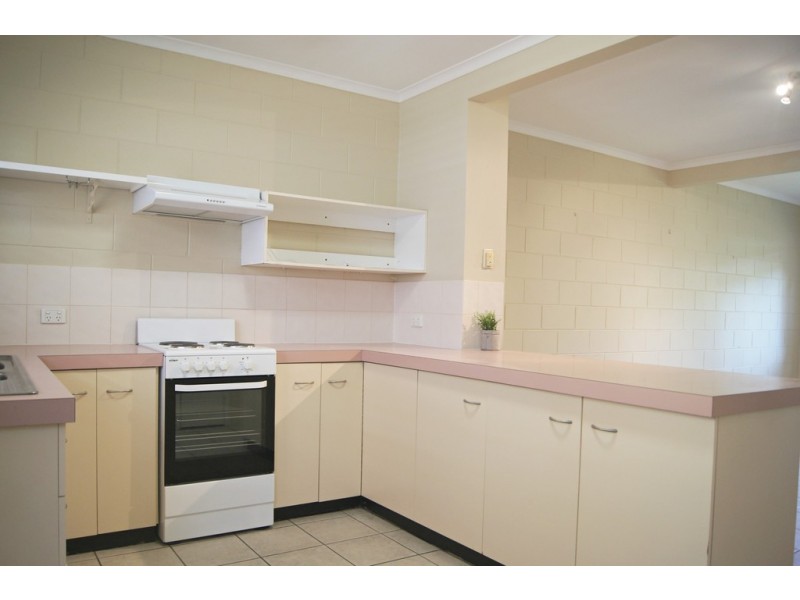 2/5 Duell Road, Cannonvale QLD 4802