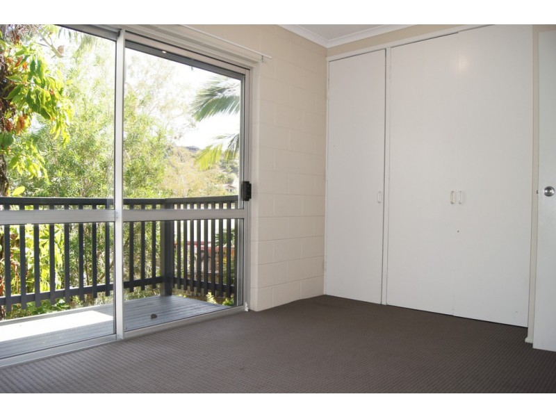 2/5 Duell Road, Cannonvale QLD 4802