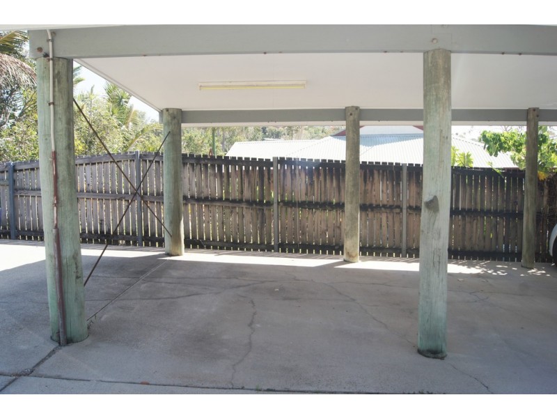 2/5 Duell Road, Cannonvale QLD 4802